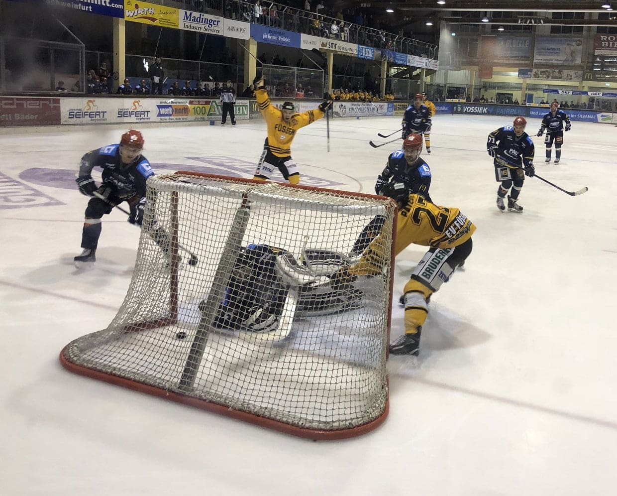 Eishockey-Krimi in Schweinfurt geht mit 5:4 an den EV Füssen