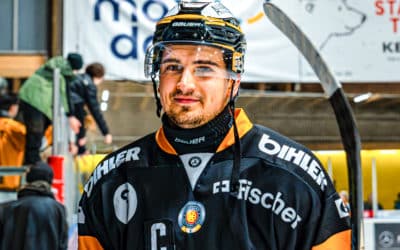 Mit Julian Straub verlängert der erster Stürmer am Kobelhang