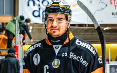 Mit Julian Straub verlängert der erster Stürmer am Kobelhang